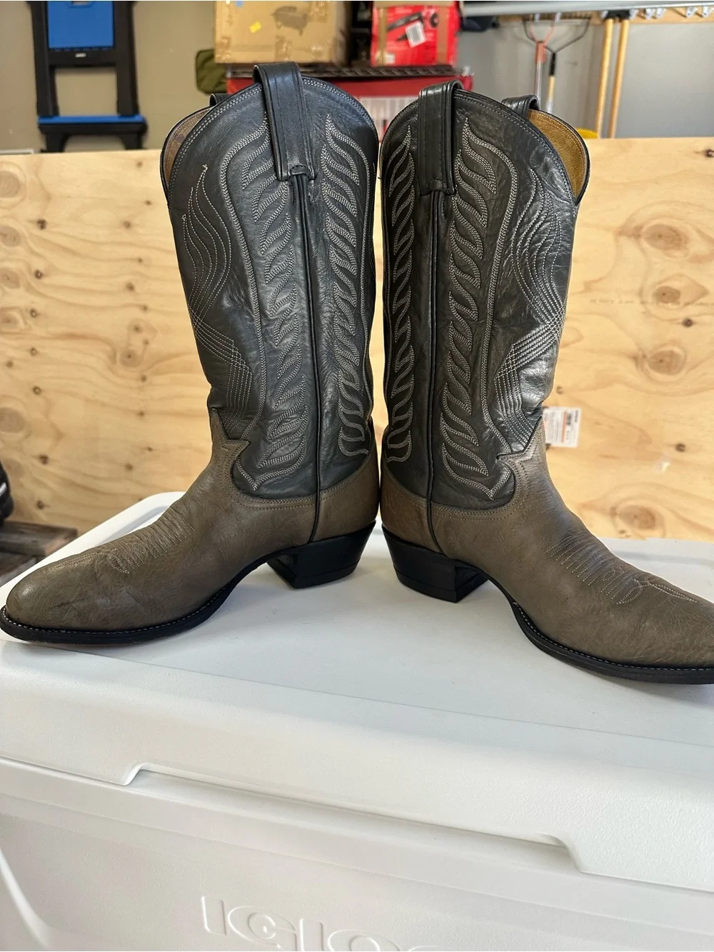 Tony Lama 2 tone, Light Grey with Black Leather Cowboy Boot 9D